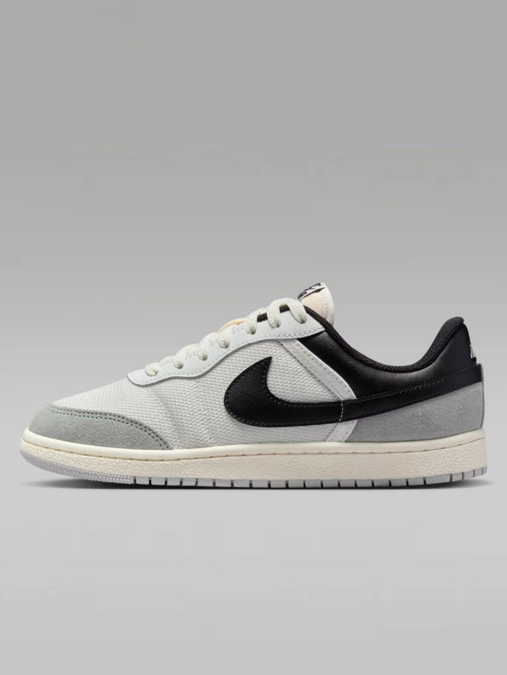 Size 8- Air Jordan Skyline “Smoke Grey” Low Women's Shoes IQ0704-101 No Lid